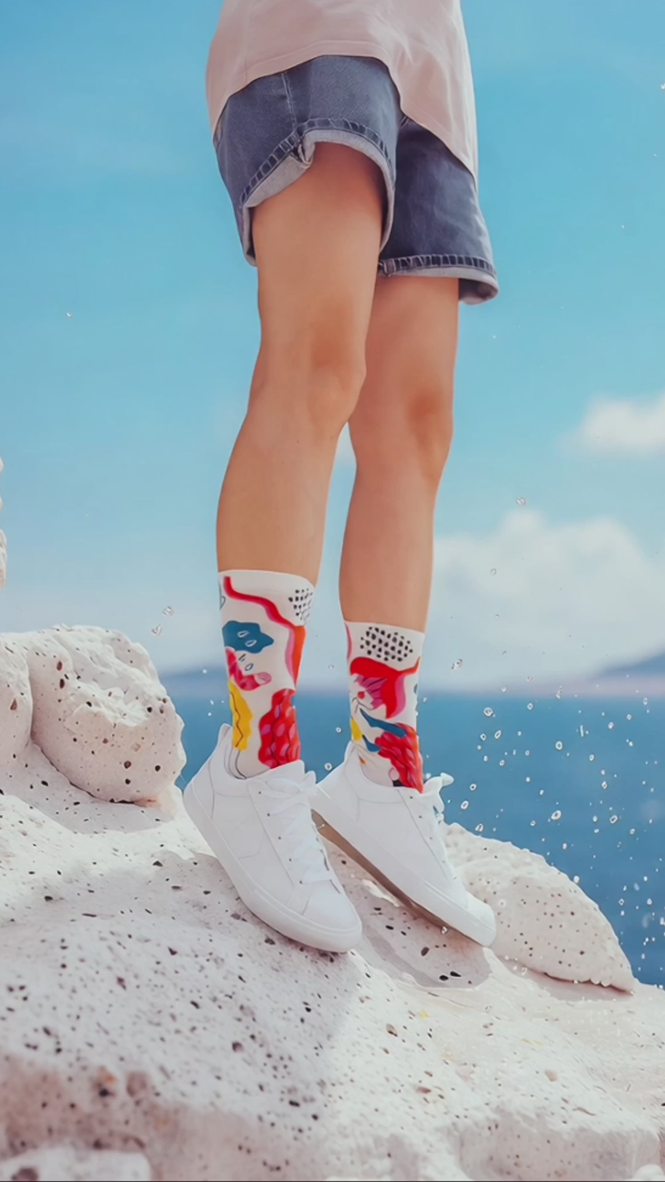 Load video: Limono Socks Rain Clouds collection. Illustrated socks on trend made in Portugal. Organic combed cotton. 